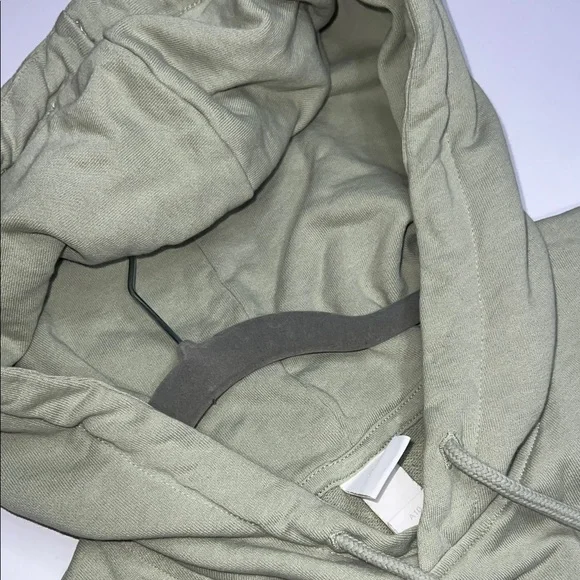 H&M Men’s Light Green Knit Sleeveless Hoodie - Picture 5 of 11